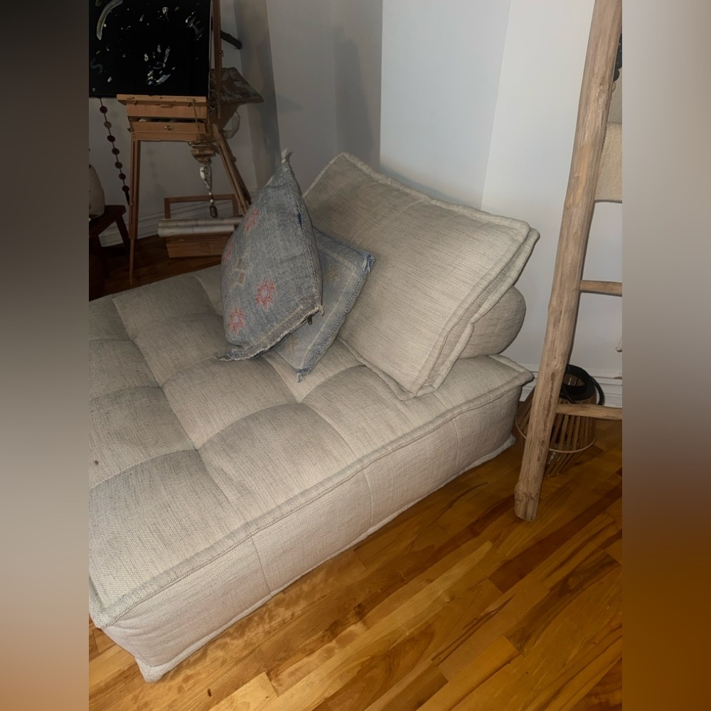 Hauser 2 ppl couch.
Have 2 of them can be joined